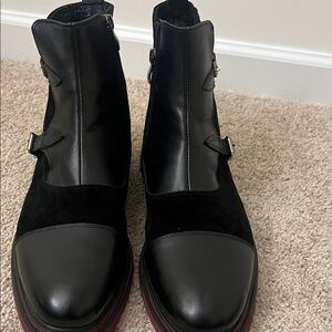 Stylish Black Leather Men's Boots